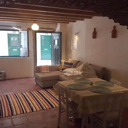 Casinha Alfacinha Apartment *
